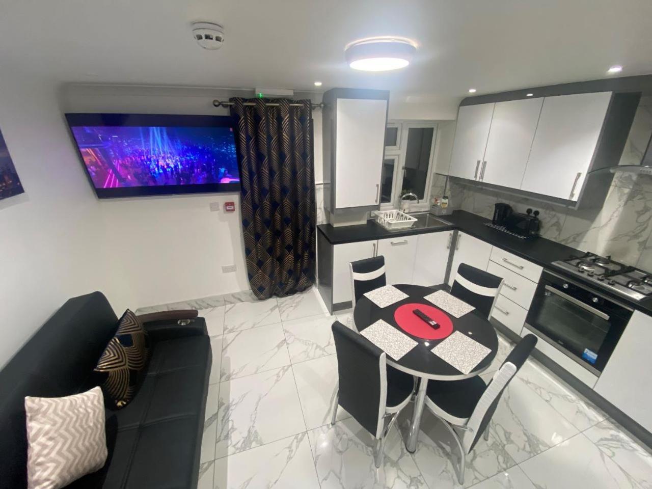 The Royal Boutique Oxford Lodge By London Sleep 6 헤이스 외부 사진